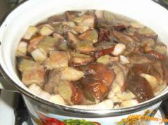 Lenten potato cutlets with mushrooms